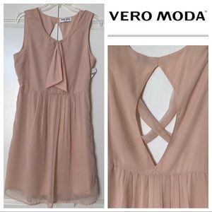 Sz 8 Pale Pink Sleeveless Dress